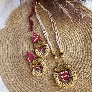 bandhani maroon necklace set